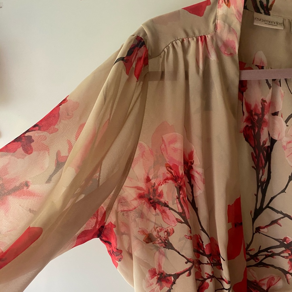Eva mendez flowy wrap almond blossom blouse - size medium
